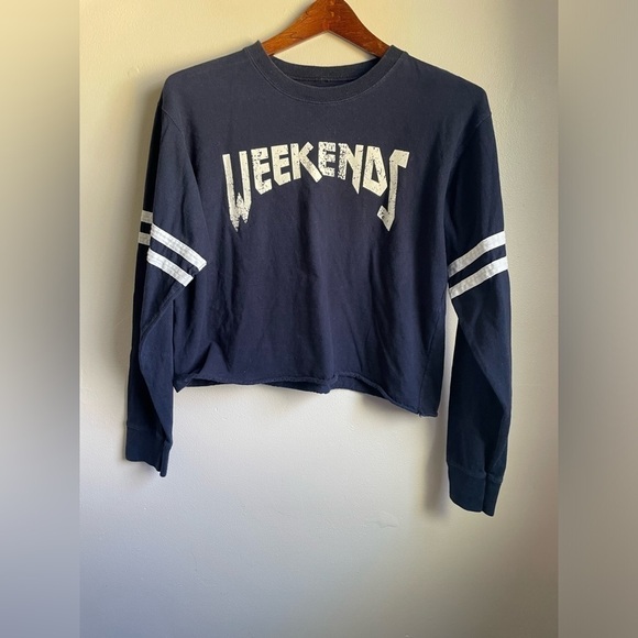 Mad Engine “Weekends” Cropped Top women’s size large - Picture 2 of 9